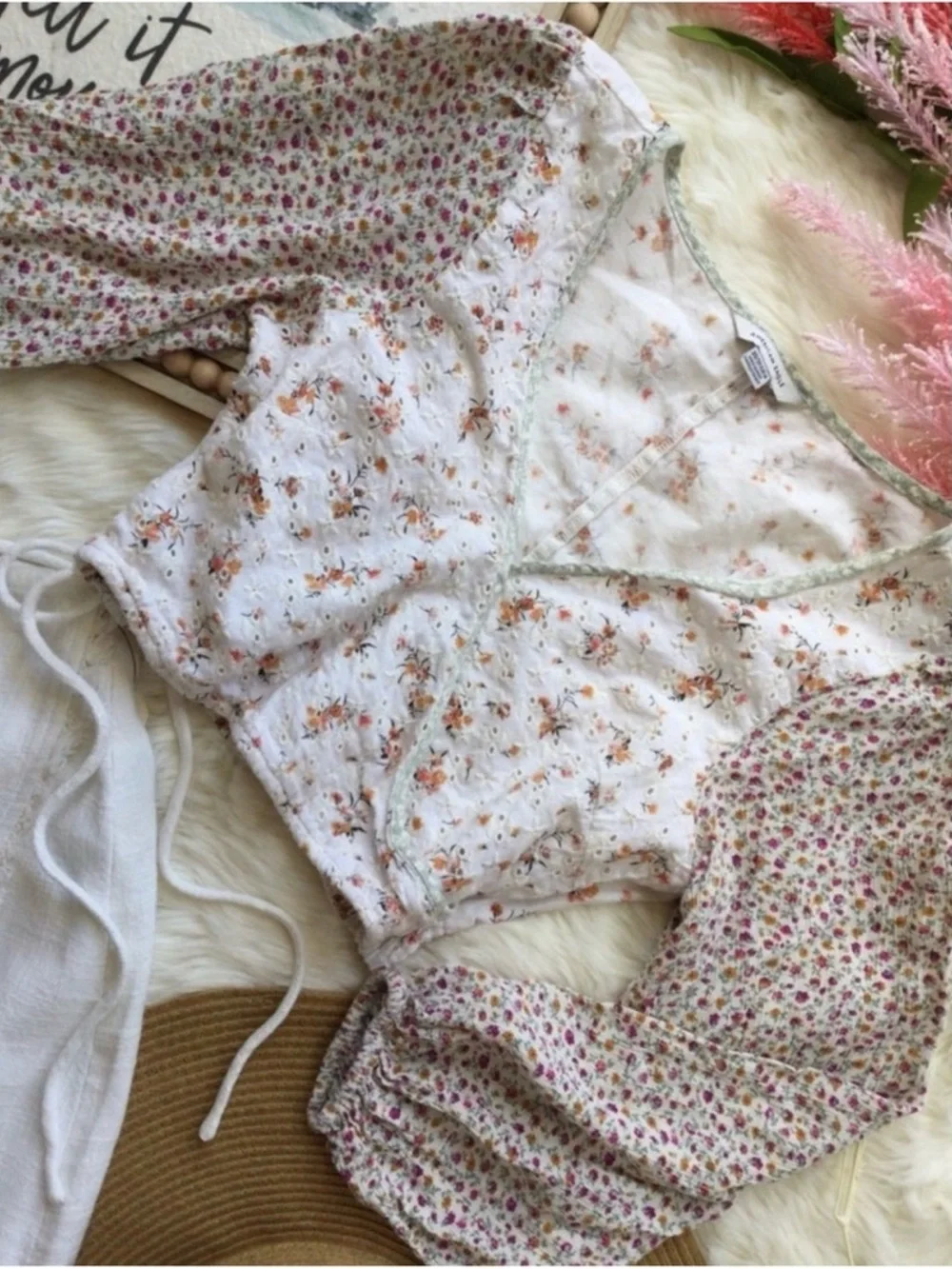 American Eagle White Floral Patchwork Eyelet Crop Top Sz XS Cottagecore